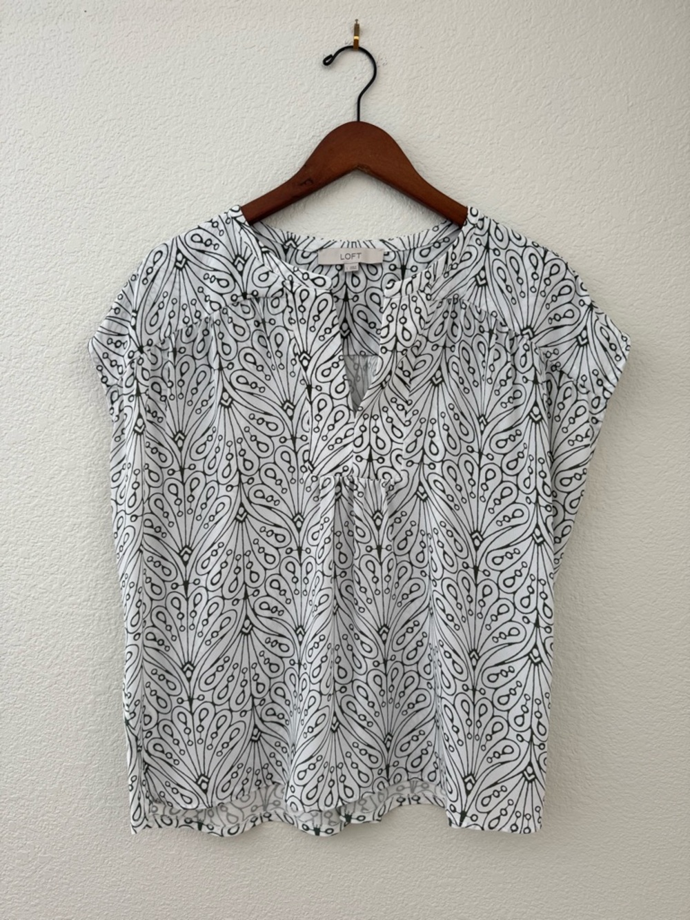 LOFT Green & White Cap-Sleeve Blouse
